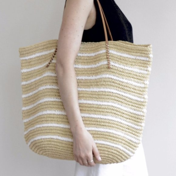 Hat Attack Twisted Stripe Tote, Large, Packable - Picture 2 of 4
